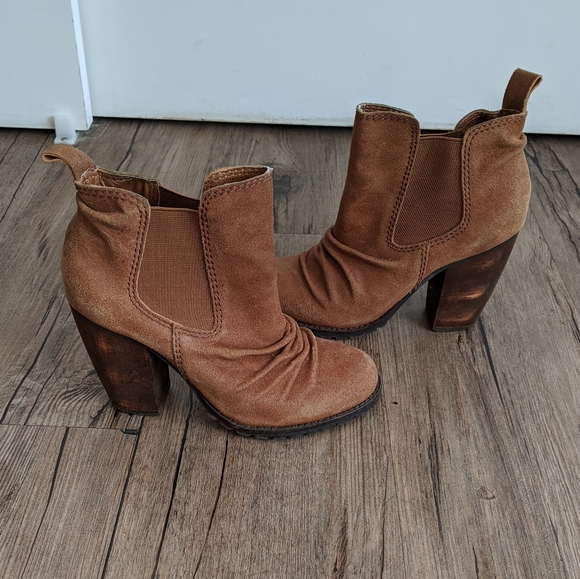 Steve Madden Brown Booties - Picture 3 of 4